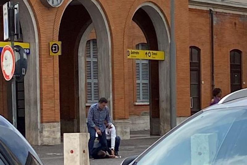 L'intervento dei Carabinieri alla stazione ferroviaria