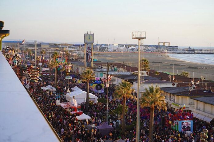 Carnevale di Viareggio 2026 carri allegorici eventi Toscana