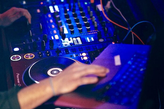 dj